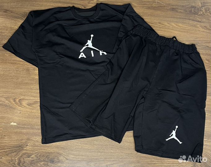 Спортивный костюм