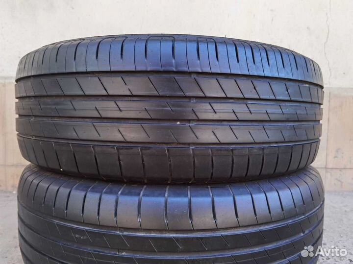 Goodyear EfficientGrip Performance 215/60 R17 96H