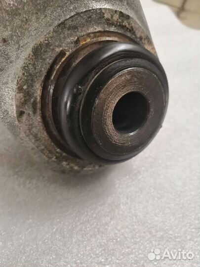 Кулак задний правый/лев BMW X5 E70 F15 X6 E71 F16