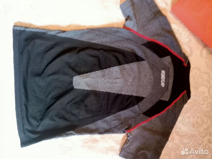 Технологичная футболка Adidas беговая