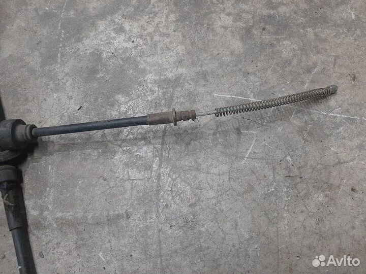 Трос ручника правый Mitsubishi Lancer 02-10 европа