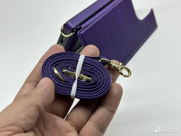 Чехол на iPhone 15 pro max кожаный с ремешком