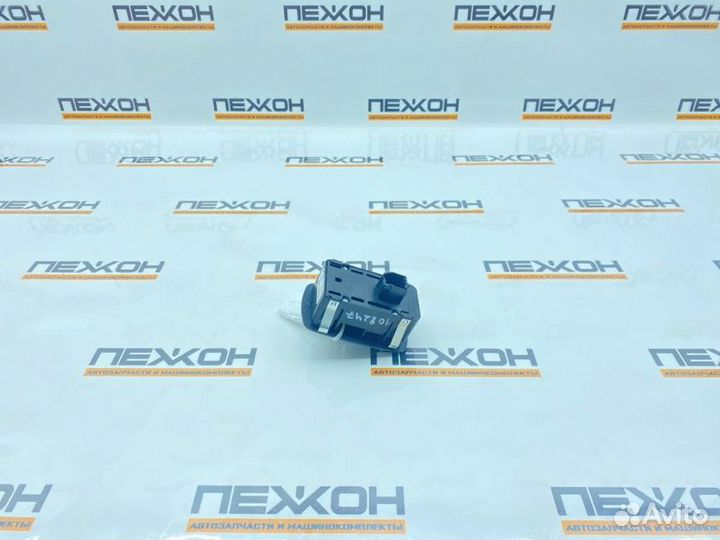 Кнопка стеклоподъемника Maserati Levante 3.0