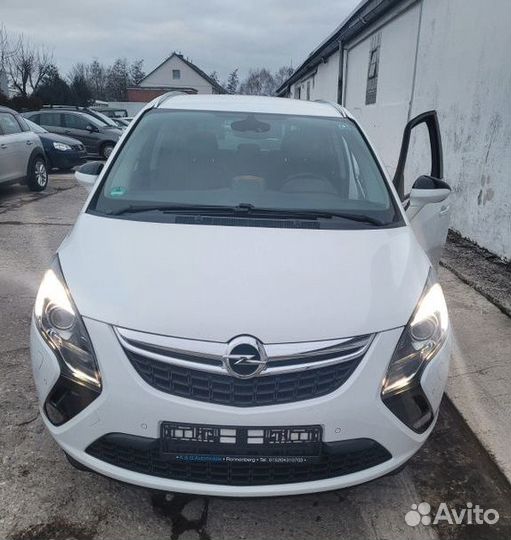 Капот от opel zafira C 2011-2019