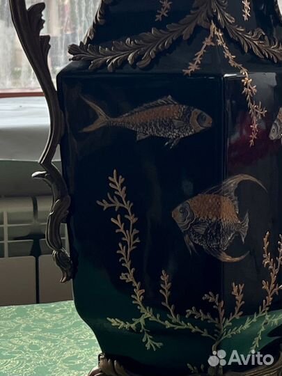 Фарфоровая ваза