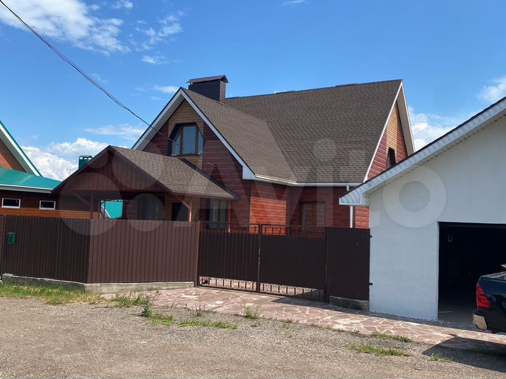 Дом 180 м² на участке 10 сот.