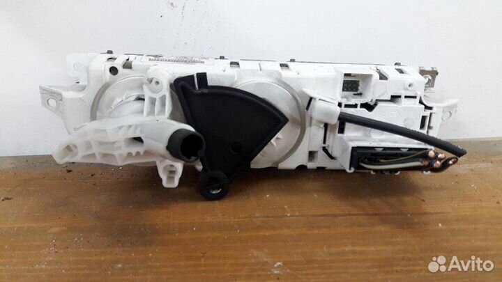 Блок климат-контроля Ford Focus 2