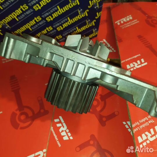 Водяная помпа Ситроен С5