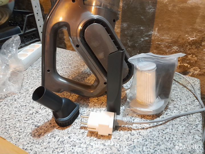 Пылесос вертикальный проводной Deerma б\у