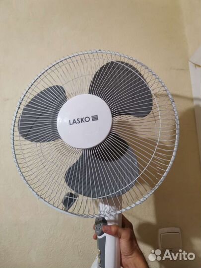 Два вентилятора напольных на запчасти