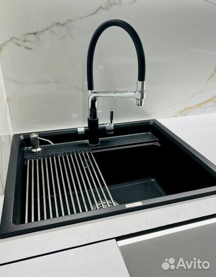 Современные кухни