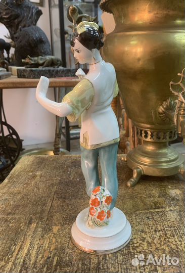 Статуэтка китаянка Тао Хао Красный мак