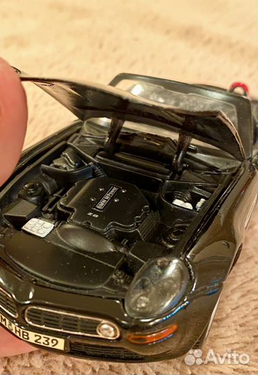 Модель автомобиля BMW Z8 1/24