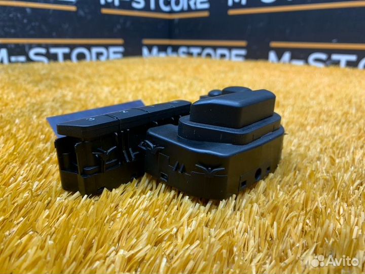 Блок управления сиденьем передний правый