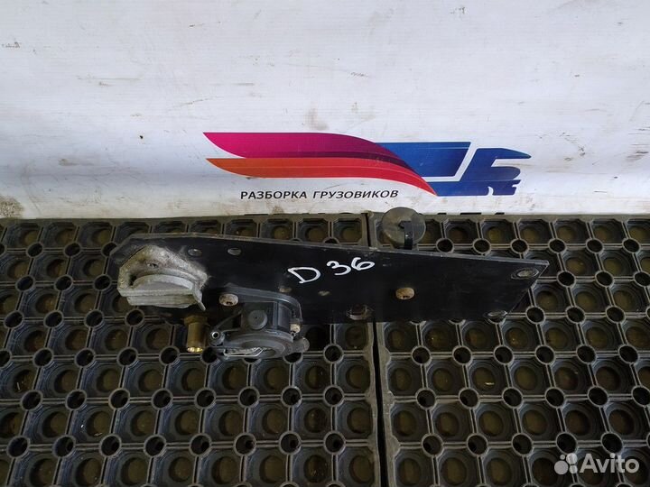 1426091 Кронштейн перекидок Daf XF105