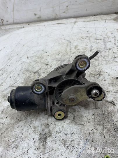 Моторчик стеклоочистителя передний Nissan Cube