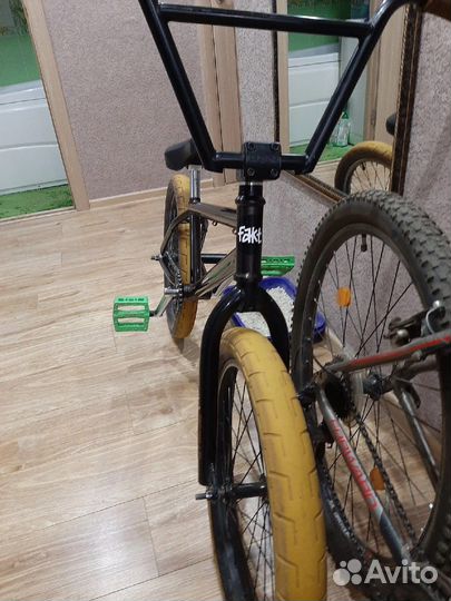 Трюковой велосипед BMX