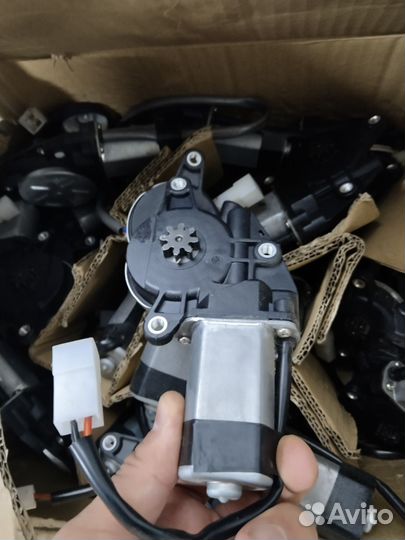 Моторчик стеклоподъёмника универсальный