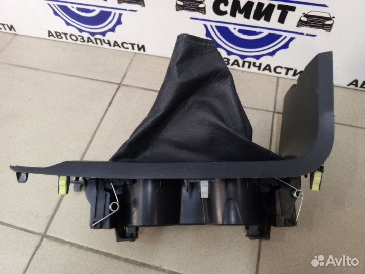 Подстаканник Toyota Corolla 1.6 2008