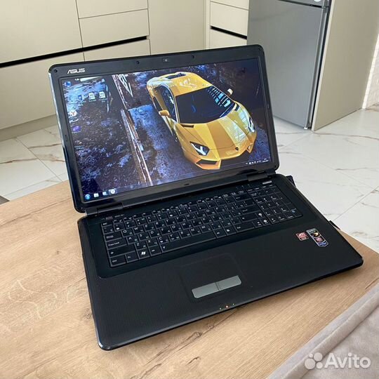 Ноутбук Asus 17.3 дюйма