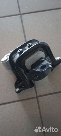 Подушка двигателя