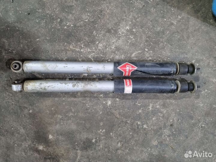 Амортизаторы передние Mercedes W202 KYB