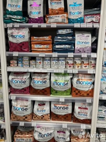 Корм для собак и кошек