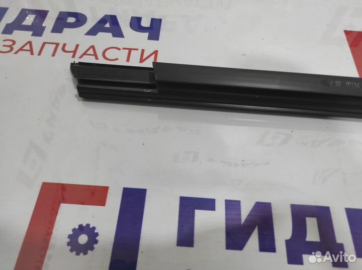 Уплотнитель стекла двери передней левой BMW 7-Series (F02) 51337178003