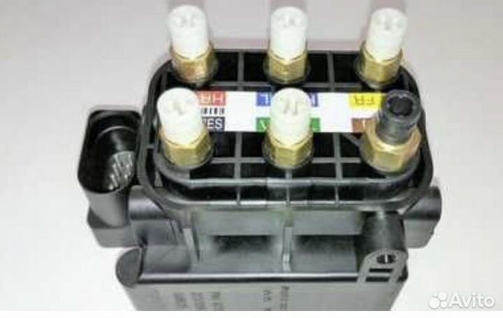 Блок клапанов пневмоподвески для Mercedes ML W164