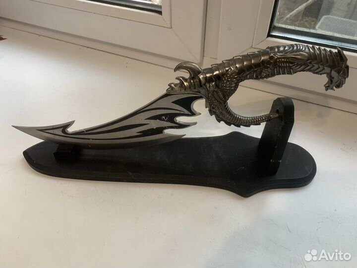 Сувенирный кинжал клык дракона