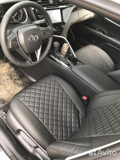 Чехлы Toyota Camry Экокожа ромб Автопилот