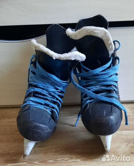 Коньки хоккейные