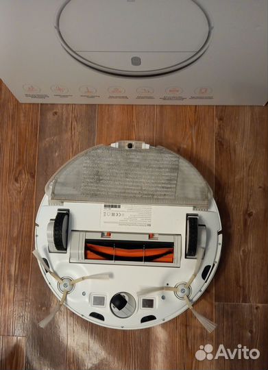 Робот-пылесос Xiaomi Mi Robot Vacuum-Mop Essential