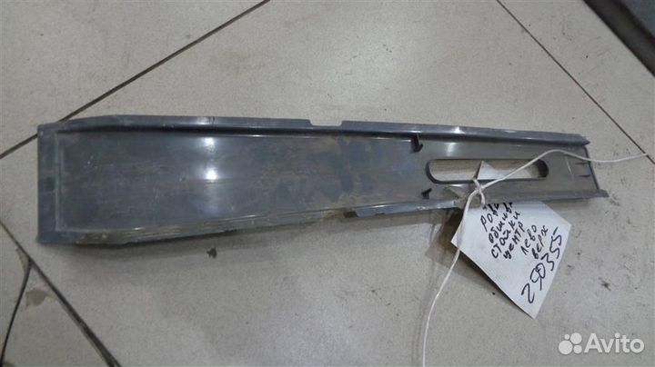 Обшивка стойки средняя левая (внутри) Land Rover