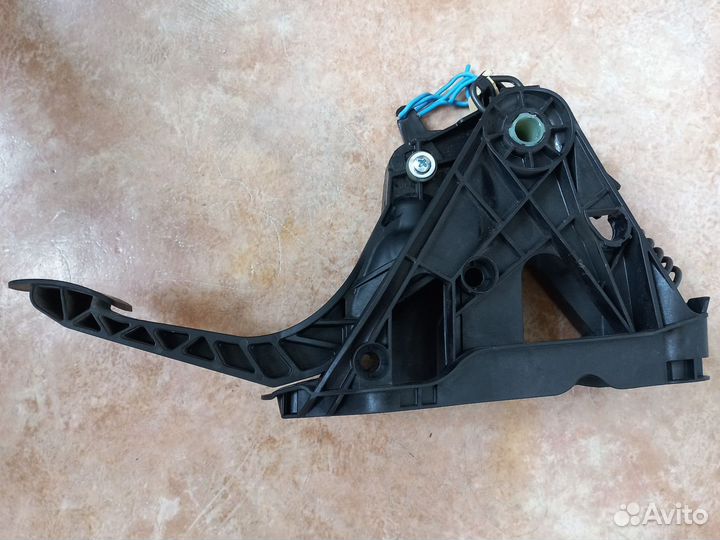 Педаль сцепления skoda octavia a7