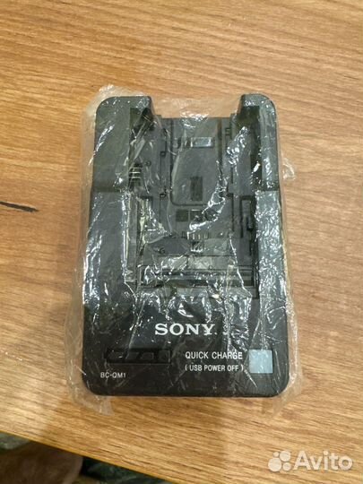 Зарядное устройство Sony BC QM-1