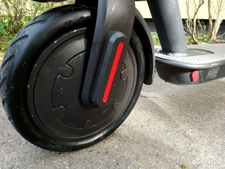 Оригинальные запчасти, зарядное уст. xiaomi m365