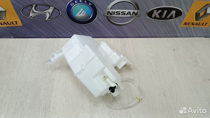 Бачок омывателя Nissan X-trail T31
