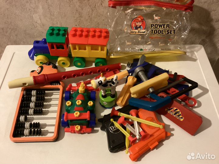 Разнообразные детские игрушки и игры