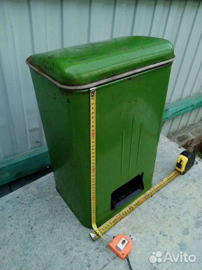 Ведро - контейнер с педалью. Железо