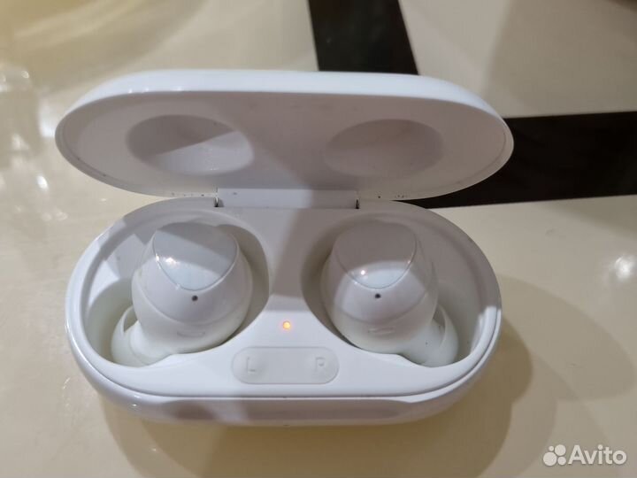 Bluetooth-гарнитура Samsung Galaxy Buds SM-R170NZW