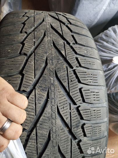 Nokian Tyres Hakkapeliitta R2 SUV 275/50 R20 113R