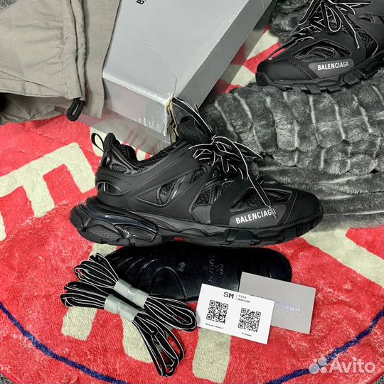 Balenciaga track 1 black