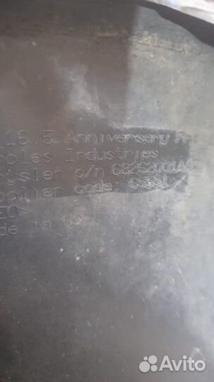 Губа переднего бампера Jeep Grand Cherokee Wk2 С