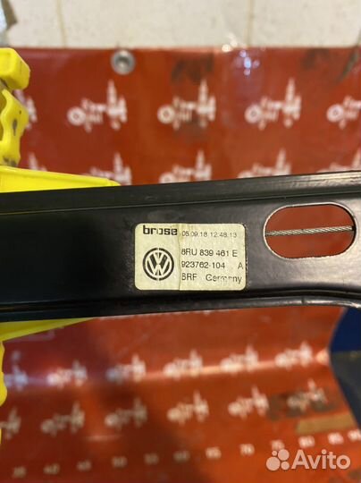 Volkswagen Polo С/подъемный механизм задн. L