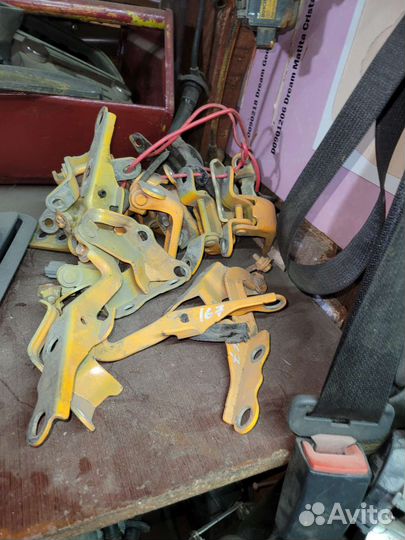 Петли капота дверей на дожили эмгранд ес7