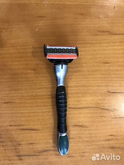 Бритвенный станок Амвэй