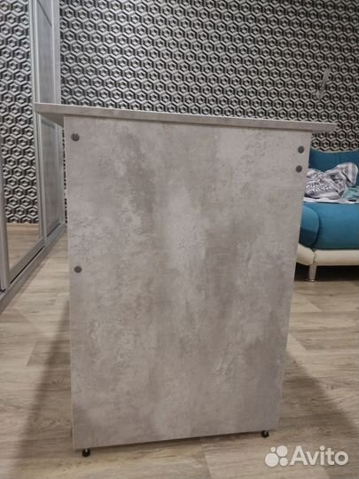 Письменный стол