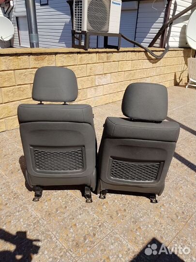 Передние сиденья для Ls200