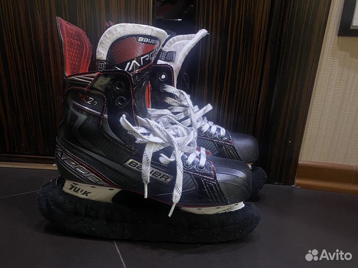 Продам коньки bauer vapor x2.7 9.5 EE